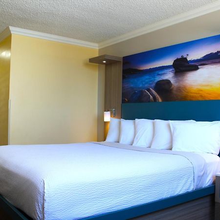 Days Inn By Wyndham Los Angeles Lax/Venicebch/Marina Delray Инглвуд Экстерьер фото