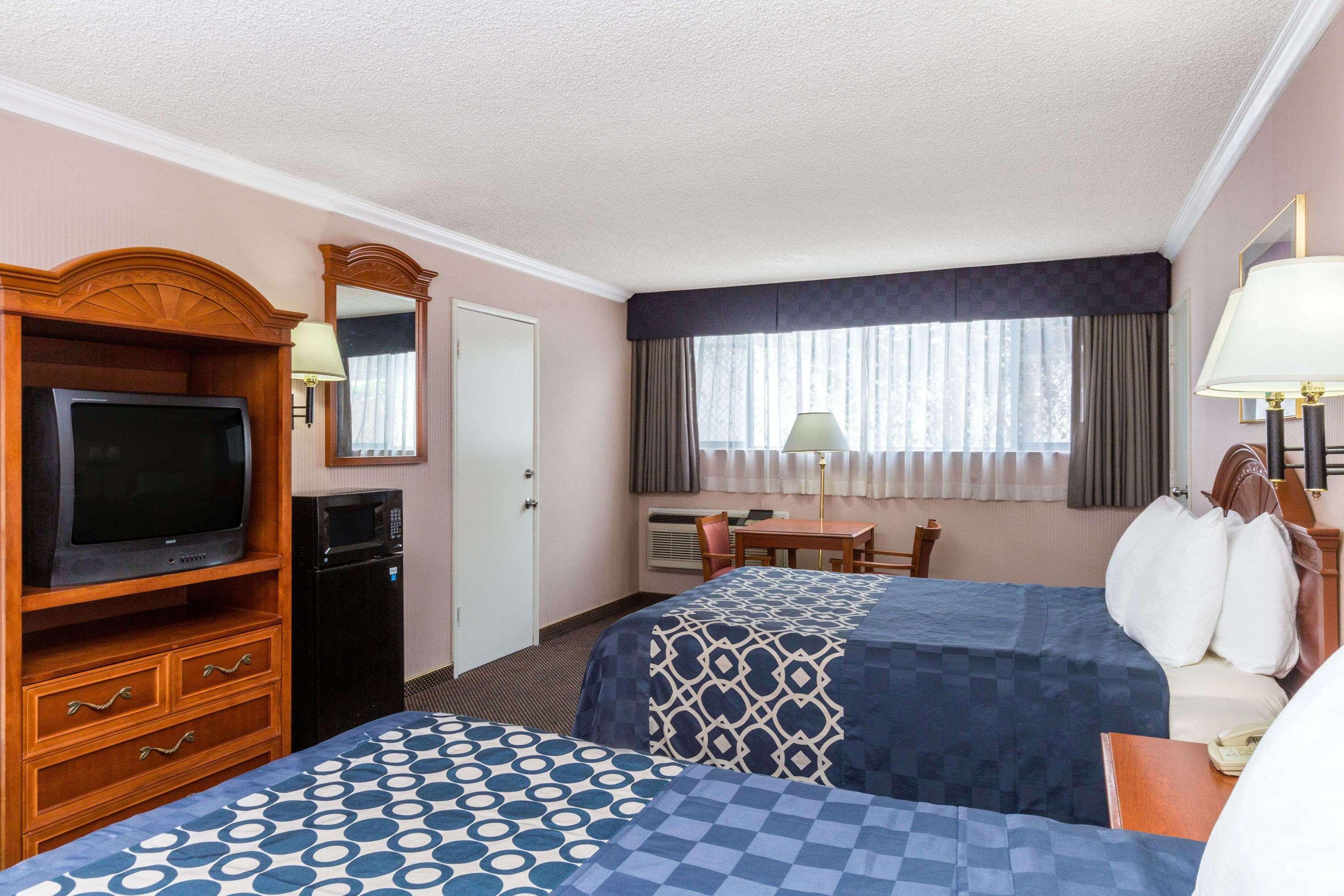 Days Inn By Wyndham Los Angeles Lax/Venicebch/Marina Delray Инглвуд Экстерьер фото
