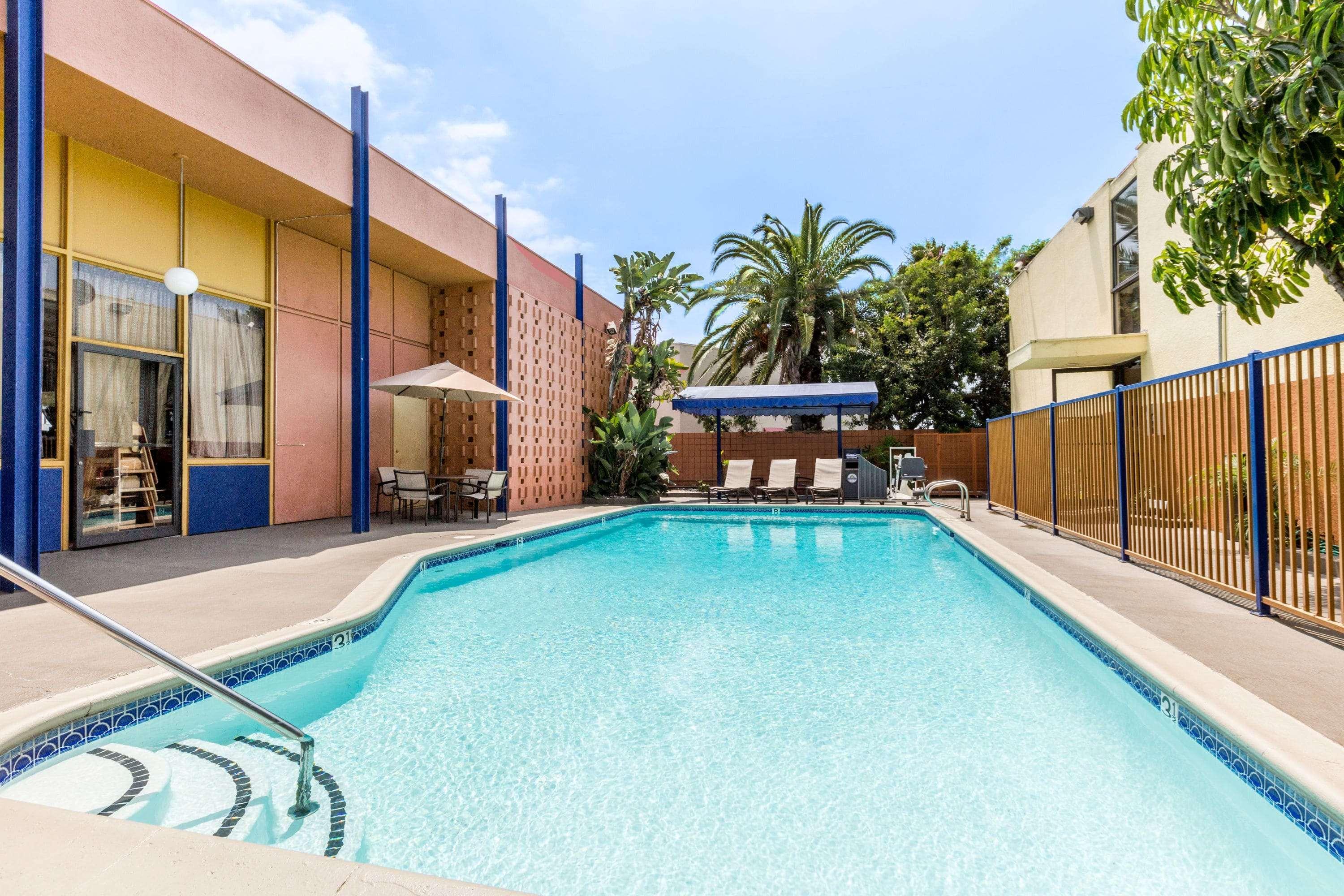 Days Inn By Wyndham Los Angeles Lax/Venicebch/Marina Delray Инглвуд Экстерьер фото