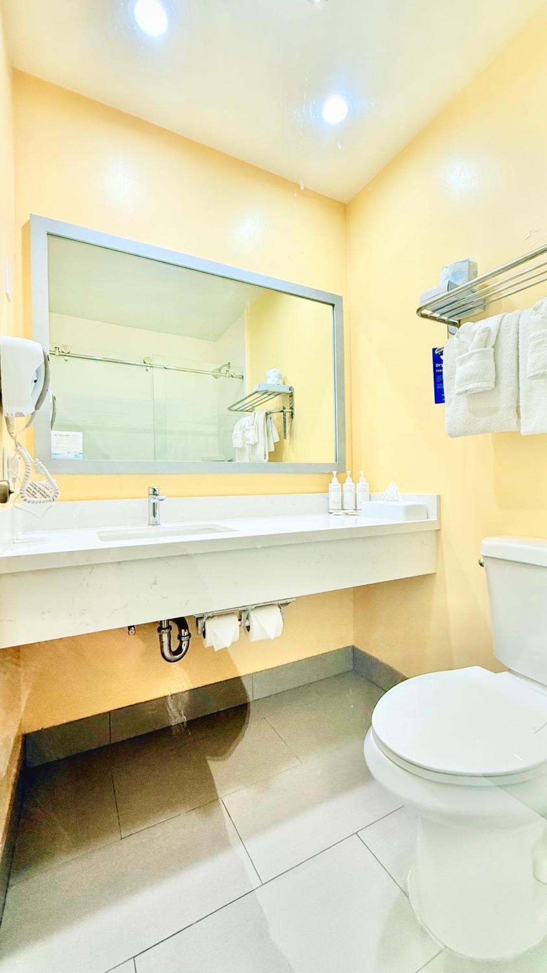 Days Inn By Wyndham Los Angeles Lax/Venicebch/Marina Delray Инглвуд Экстерьер фото